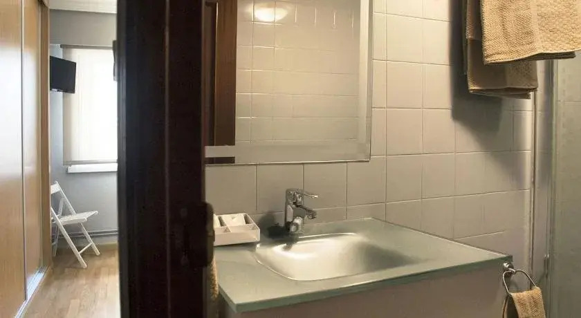 Hostal Crisol X Liste Station