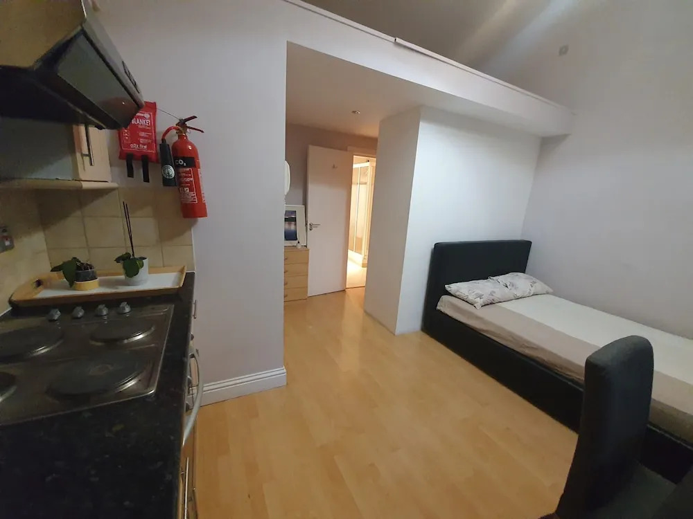 Studio Apartment in South Kensington 11