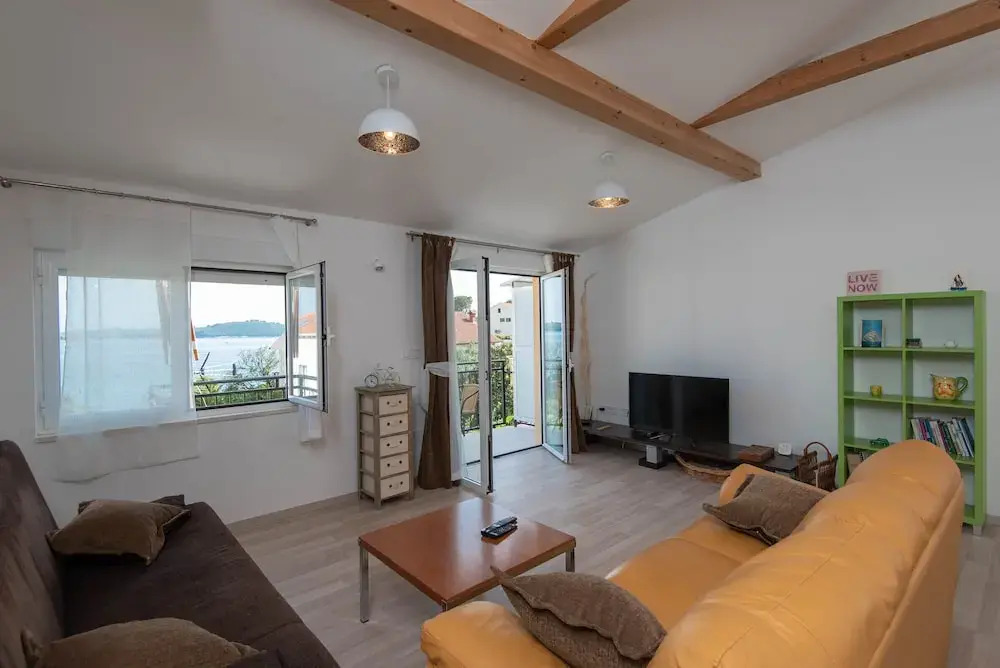 Apartment Square