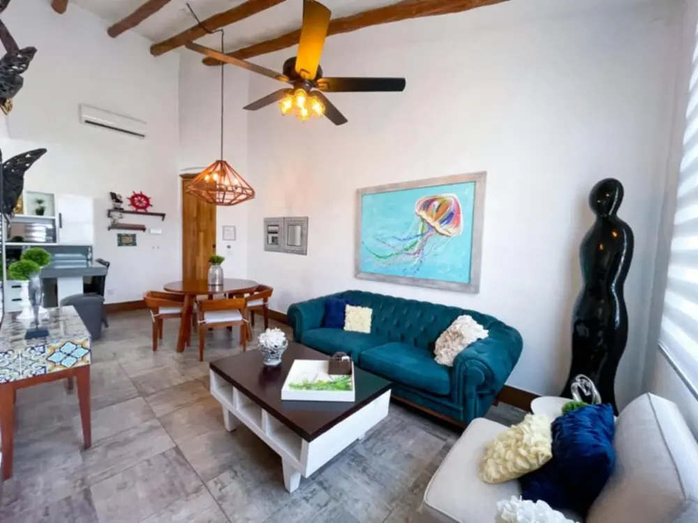 Deluxe Penthouse w 2 Story Patio and Ocean View