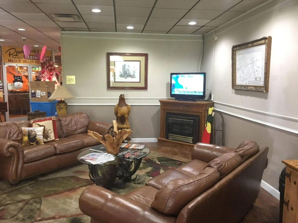Clarion Hotel Conference Center Maggie Valley
