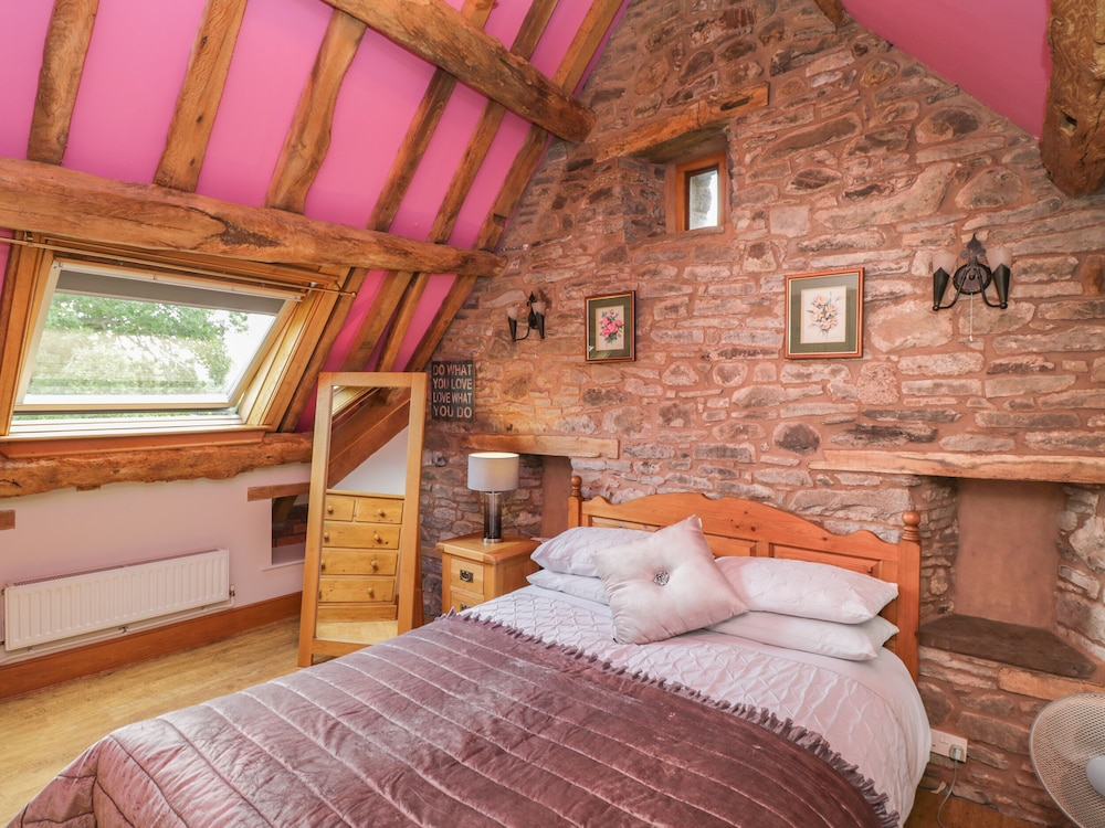 Pentre Barn