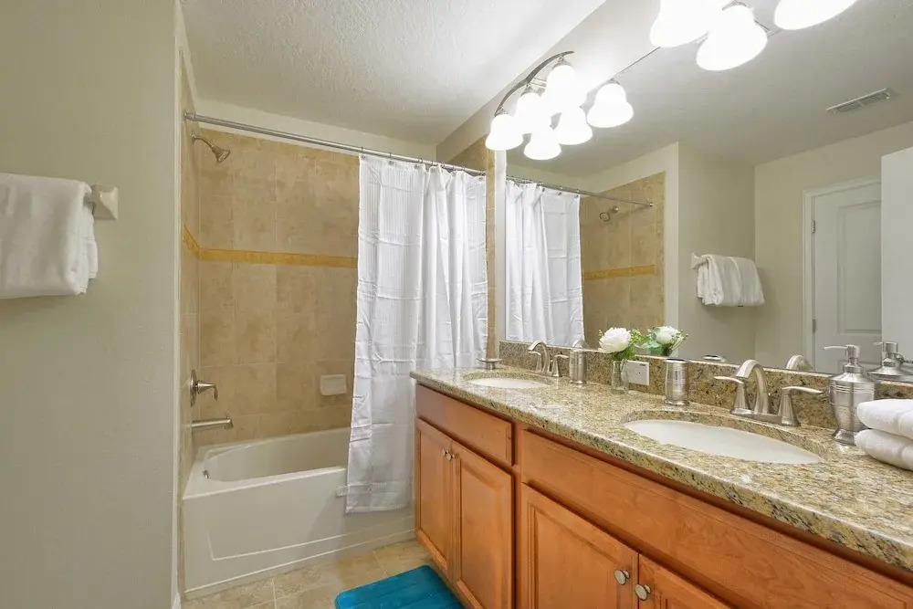 Storey Lake 4 Bedroom Townhome w Splashpool - 1618ST