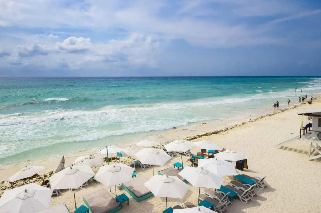 Plaza Marina Condos by Rentals Your Way
