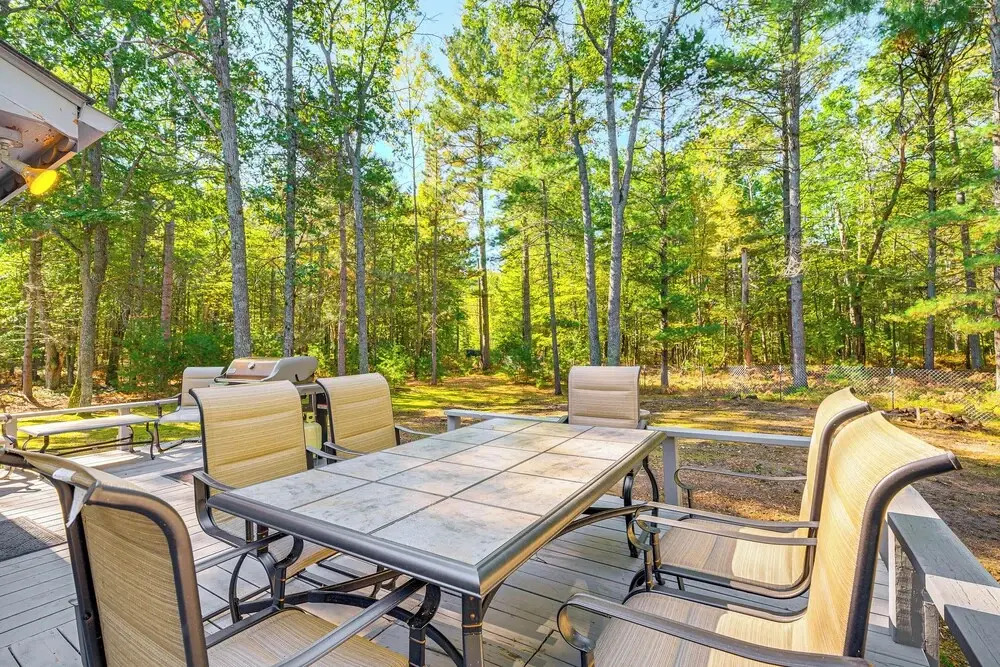 2 Blocks to Boat Ramp: Higgins Lake House w/ Grill
