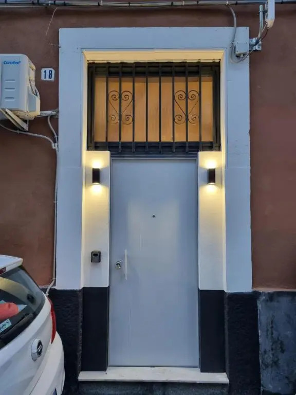 Il vicolo home