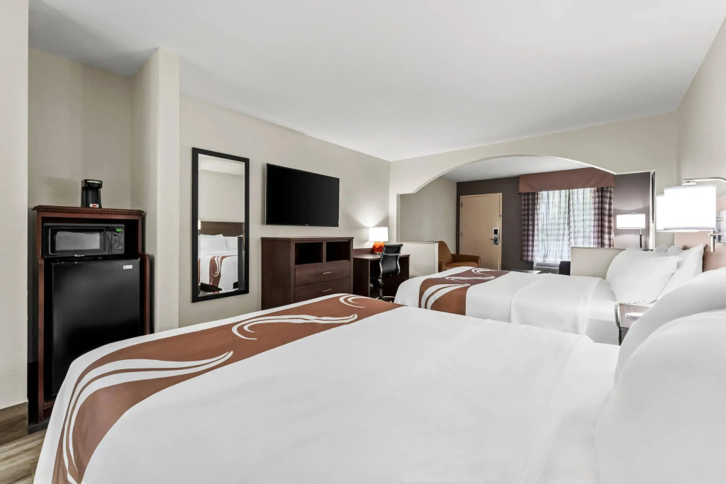Quality Inn & Suites near Robins Air Force Base