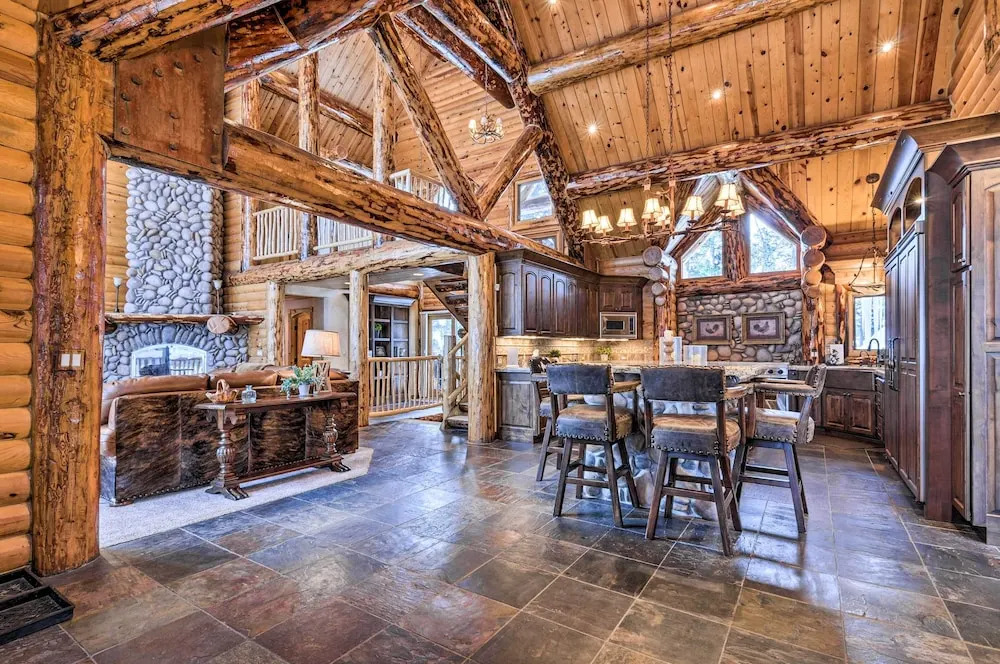 Delightful Duck Creek Village Cabin w/ Deck
