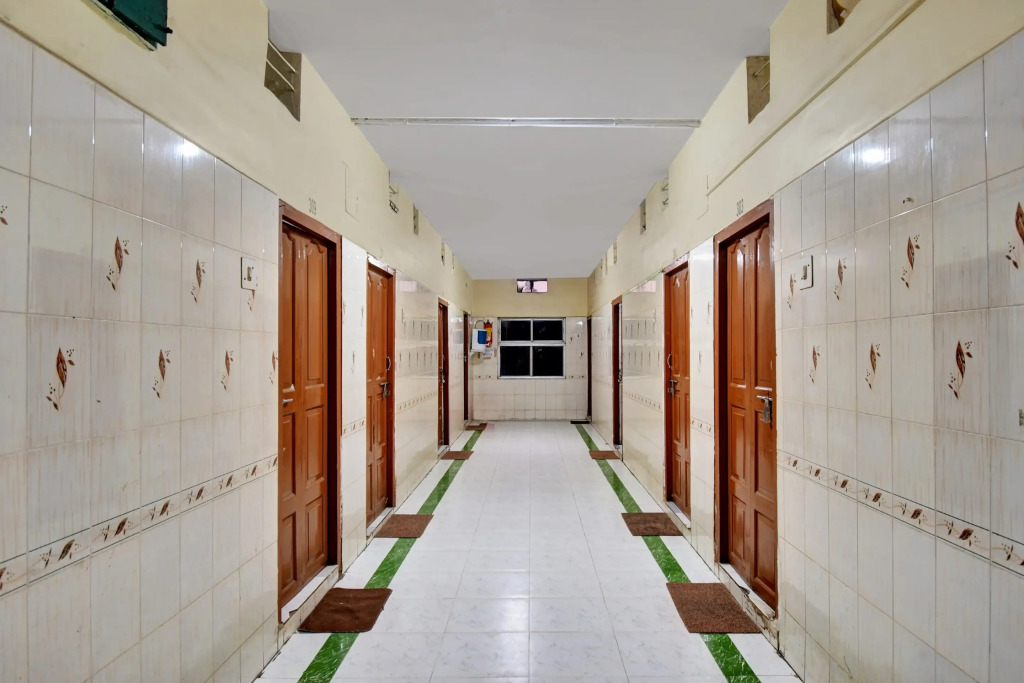OYO 805742 Vikram Lodge