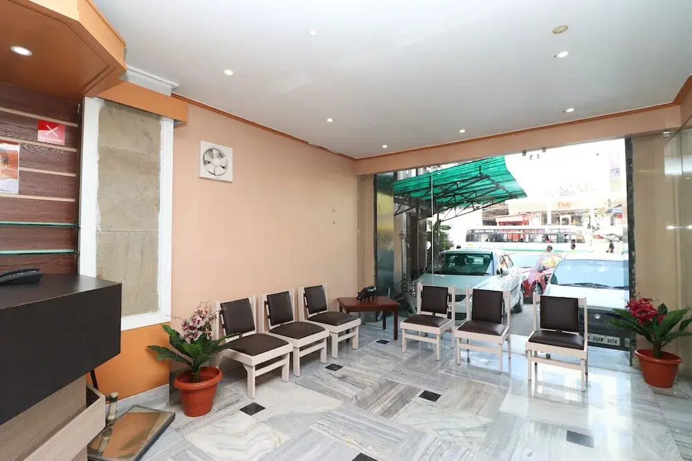 OYO 7933 Hotel Trimurty International
