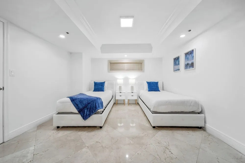 Stunning Balcony Views 3 Bedroom