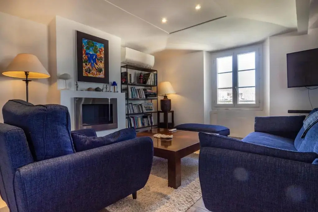 Charmant appartement spacieux pour 6P vue mer vieil Antibes