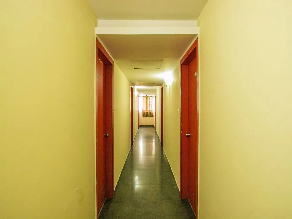 Bheemudu Hotel by OYO Rooms
