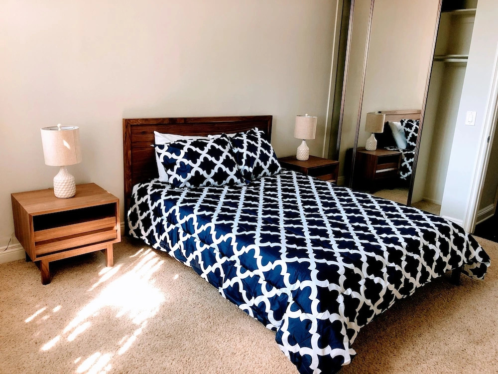 Luxury Suites - Heart of Beverly Hills