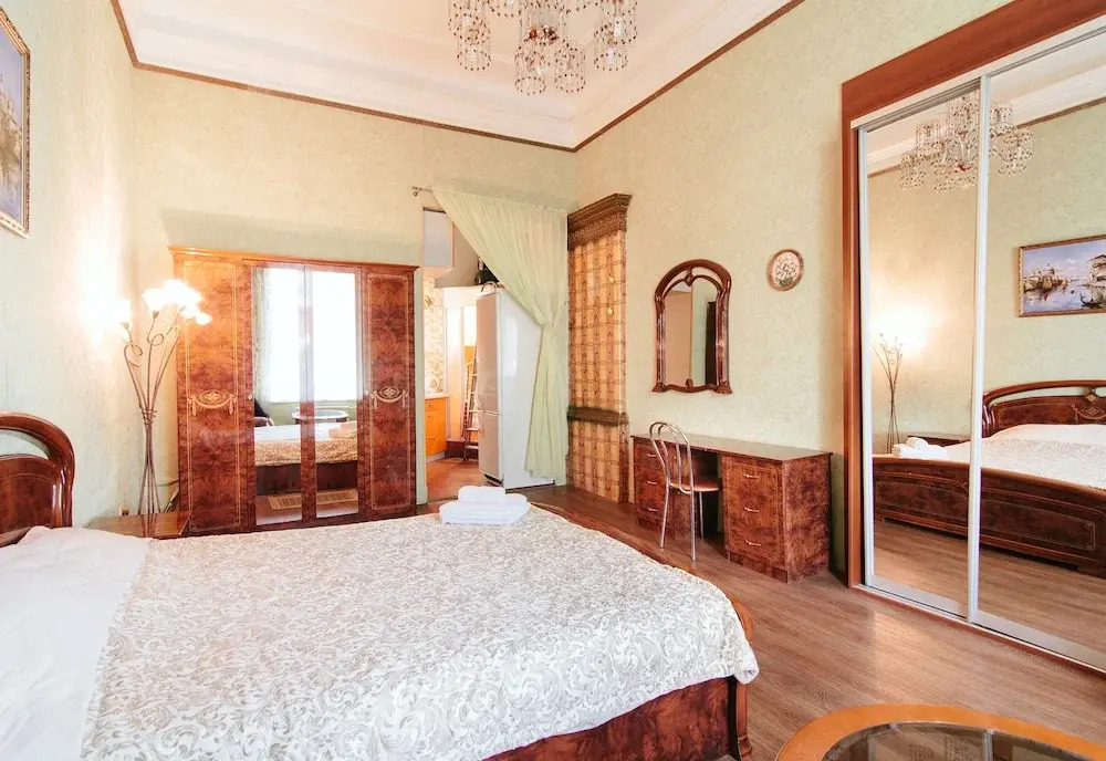 Rent Express Chervony 11