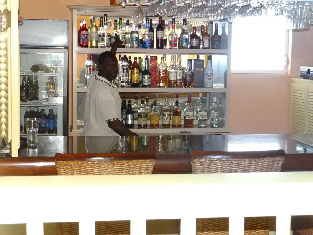 Tropical Winds Apartment Hotel
