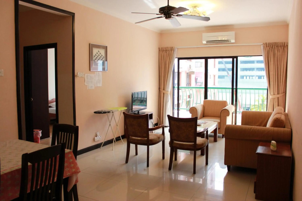 Marina Court-5Bilik 3Tandas 2Tingkat Penthouse 2Parkir Percuma Maksimum 22Org Termsk Kanak2 & Marina Court 6Bilik 4Tandas 2RuangTamu 2Dapur 2 Parkir Percuma Maksimum 14Org Termsk Kanak2