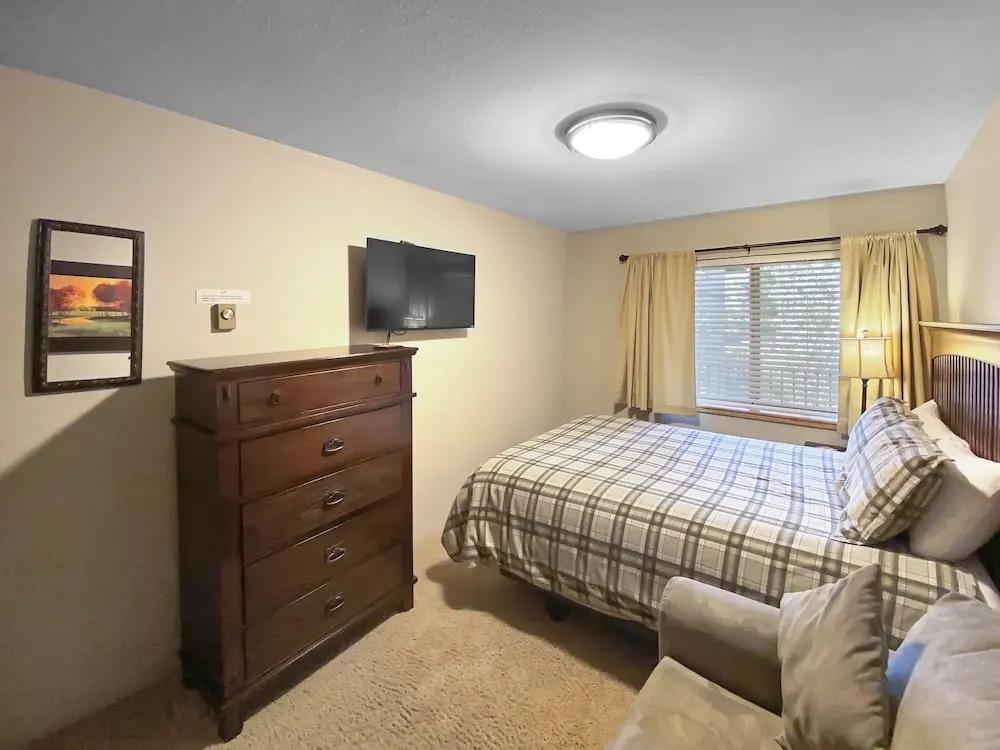 Powderhorn C202 2 Bedroom Condo by RedAwning