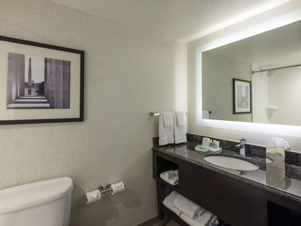 Holiday Inn Washington Capitol-National Mall by IHG
