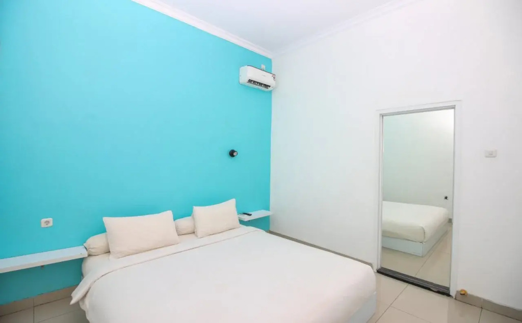 Golden Snail Guest House