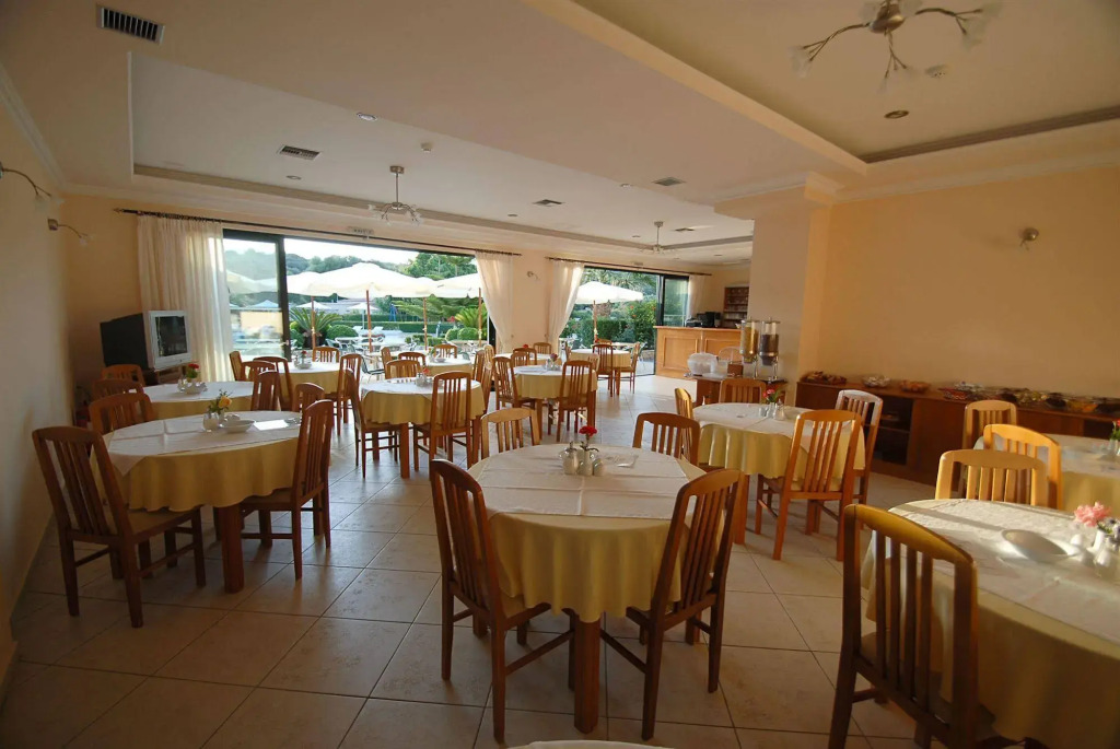 Limanaki Hotel