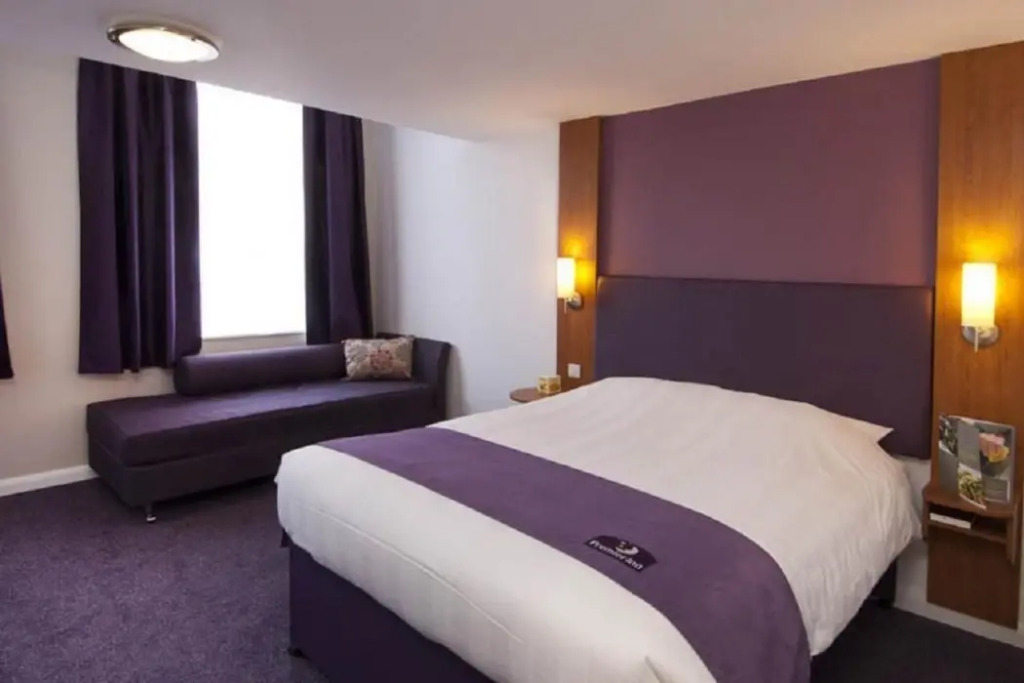 Premier Inn Halifax Town Centre