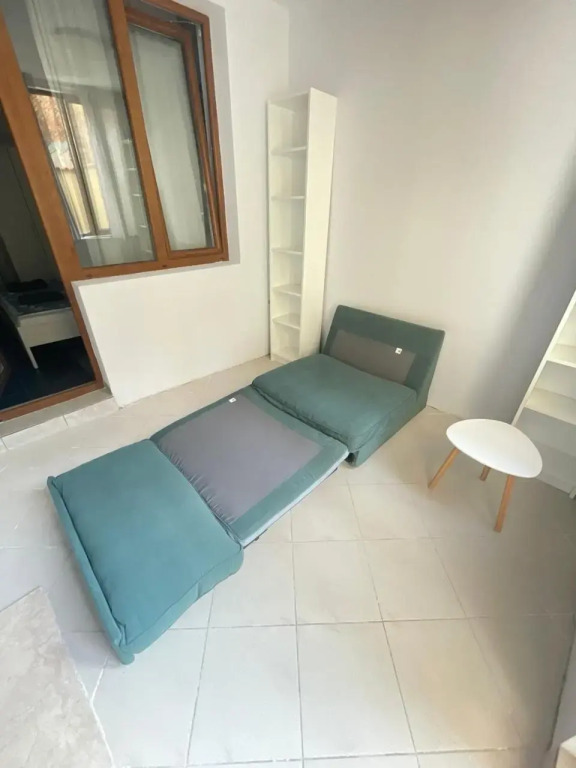 Top Center 2-BR Apartment with lovely Outdoor Area