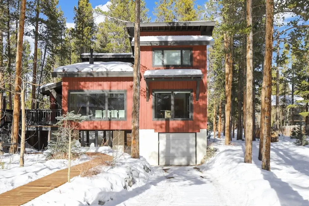 Red Feather 5 Bedroom Home by Redawning