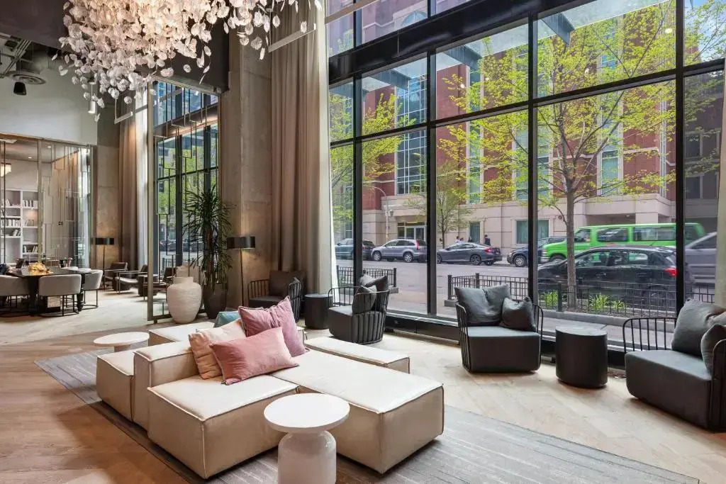 Cloud9 - River North at Aurelien