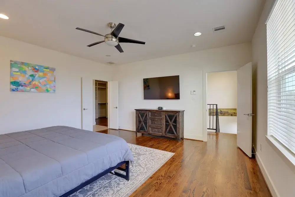 3-story Home Near NRG Stadium, Museums & Nightlife