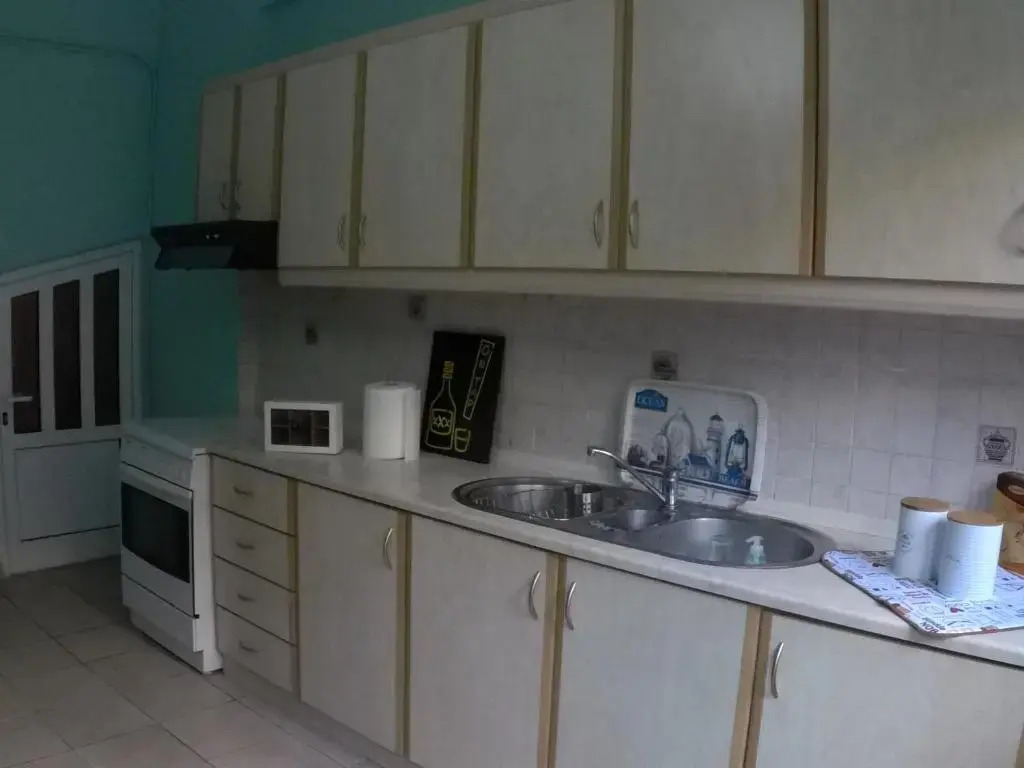 73sq Apt near Athens and Piraeus port with backyard