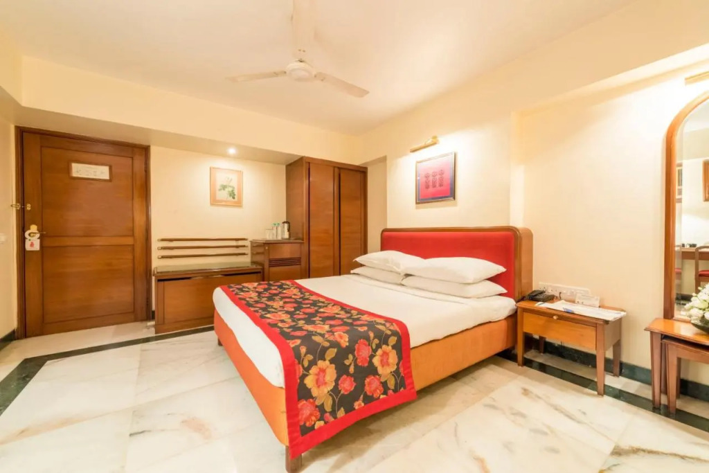 Hotel Parle International
