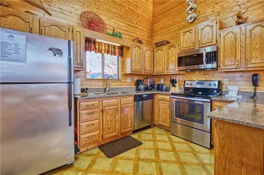 Black Bear Lookout - Two Bedroom Cabin