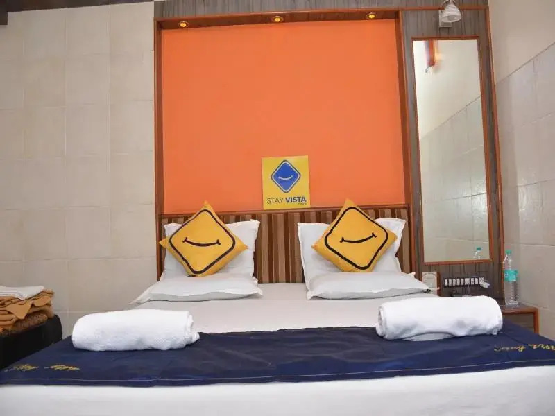 Vista Rooms at Chembur Station