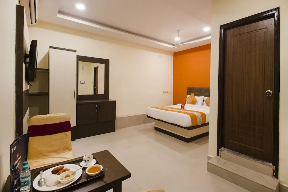 OYO 3968 Chandras Residency