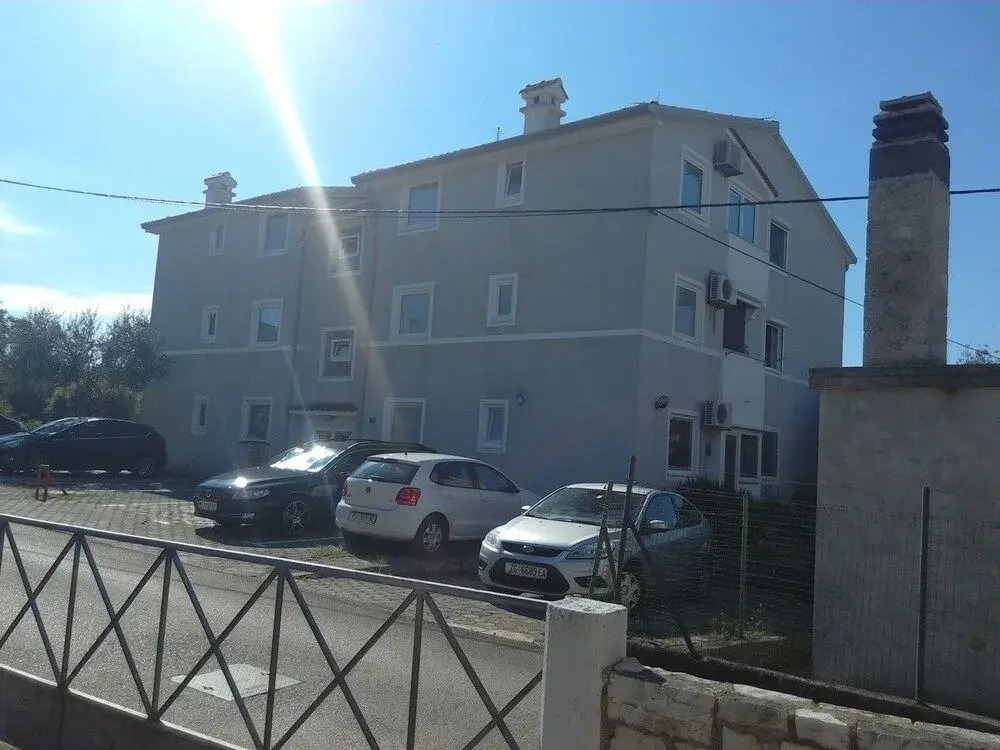 Linda Apartments Zambrattia