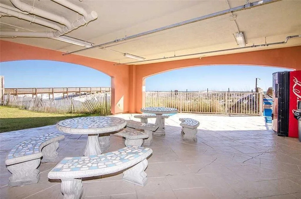 Harbour Place 109 - 3 Br condo by RedAwning