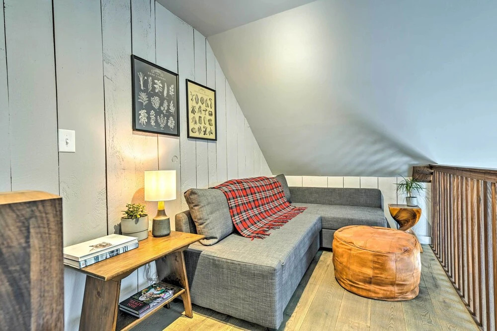 Vermont Ski Chalet ~ 5 Mi to Magic Mountain