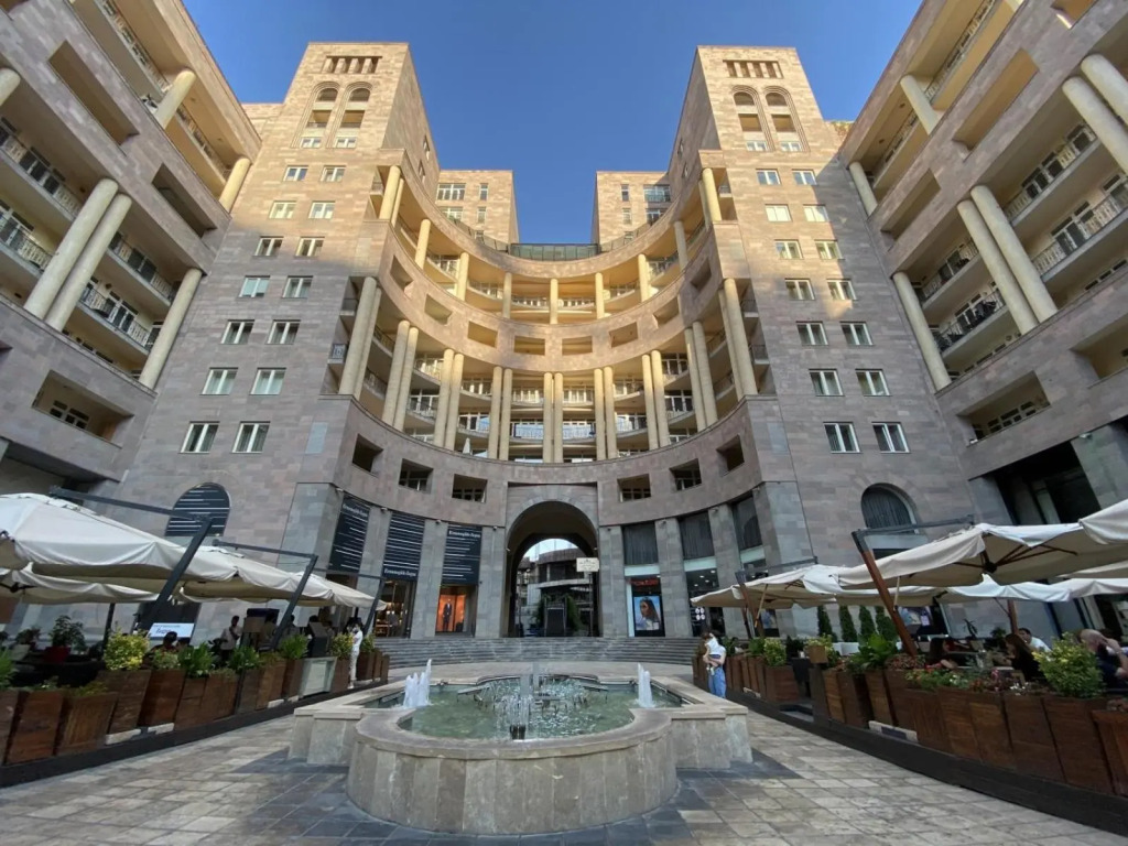 Northern Avenue, 2 bedrooms Luxury & GRAND apartment nearby La Piazza caffe