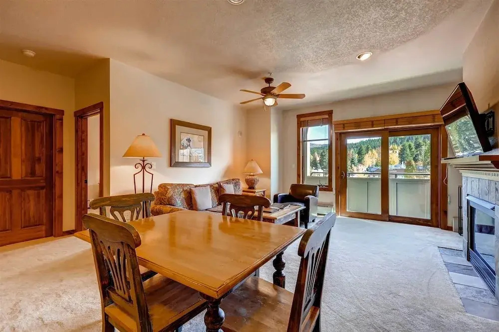 1 Bedroom Mountain View Condo Located in Historic Downtown Breckenridge Close to Shopping, Dining, Night Life