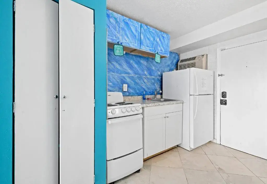 1600 South Ocean Boulevard