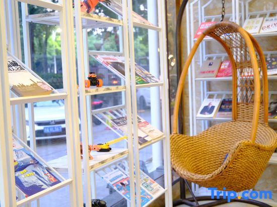 Ruting Garden Hotel (Hangzhou South Railway Station Shuangqiao Metro Station)