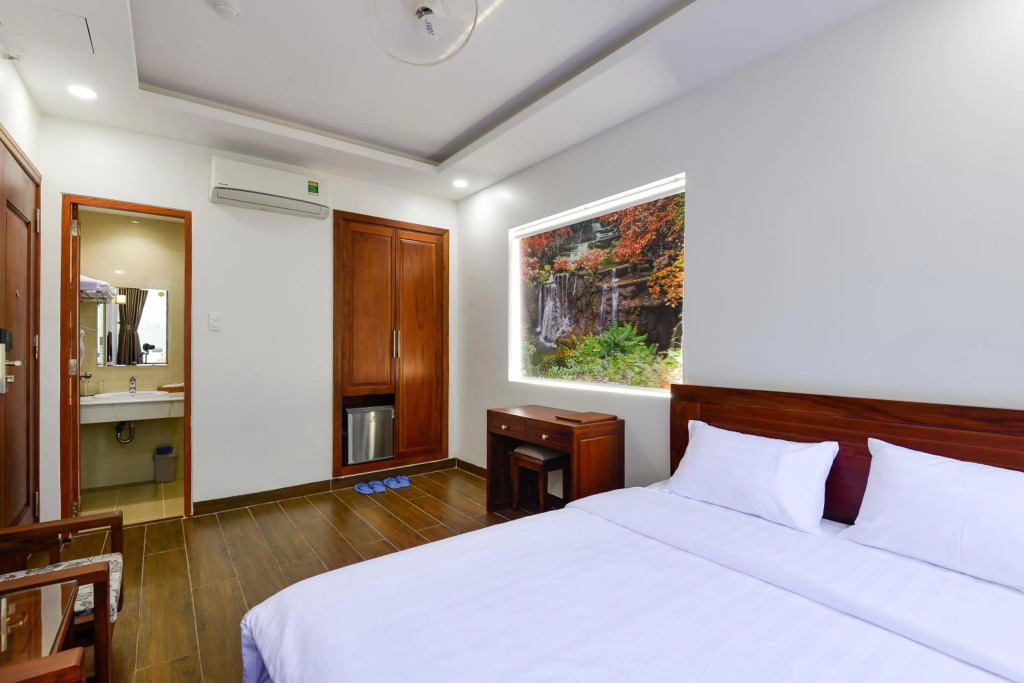 Royal Hotel District 2