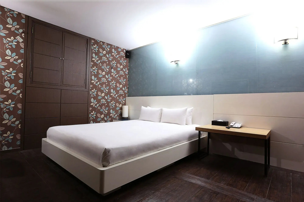 Business Joy Hotel