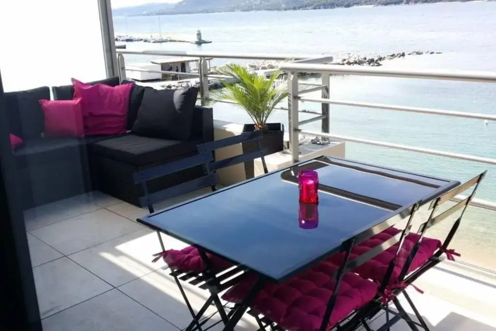 Appartement T2 terrasse vue mer à 180