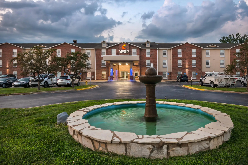 Comfort Inn & Suites Chesterfield - St Louis