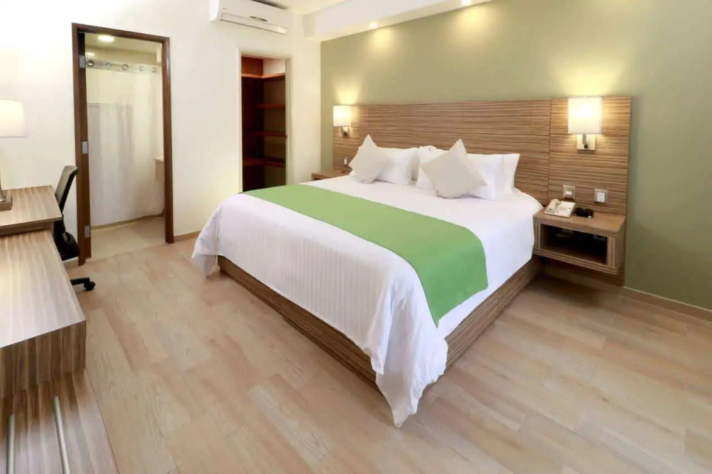 Wyndham Garden Monterrey Valle Real