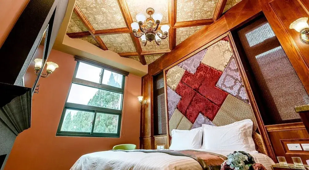 Mountain in Florence Homestay