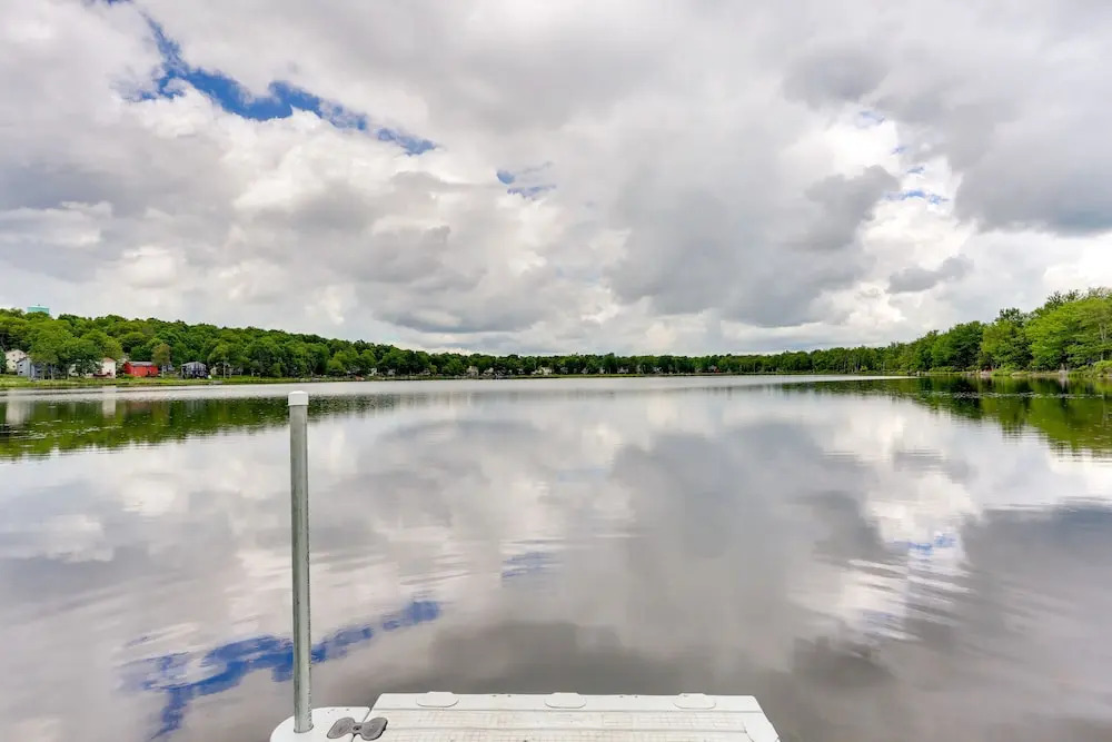 Hot Tub & Game Room: Tobyhanna Vacation Home!