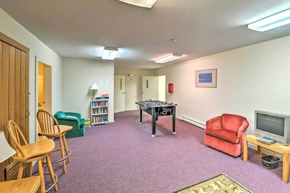 Snow Mountain Condo: Hot Tub + Shuttle to Resort